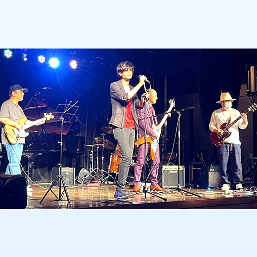 ライブハウスでの公演